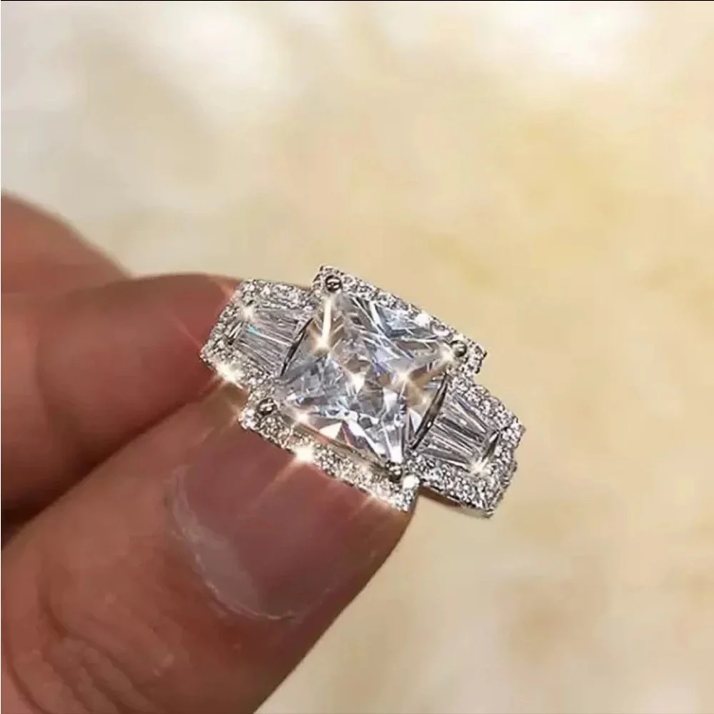 925 STERLING SILVER LUXURY CUT CUBIC ZIRCON RING - Picture 4 of 4